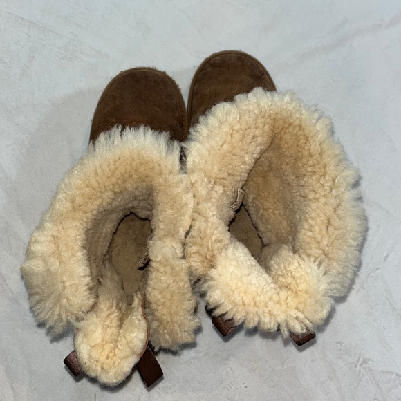 UGG Bailey Bow II in chestnut brown - Picture 7 of 13